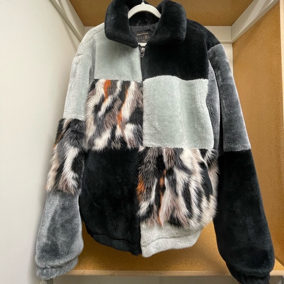 Coat - Picture 1 of 3